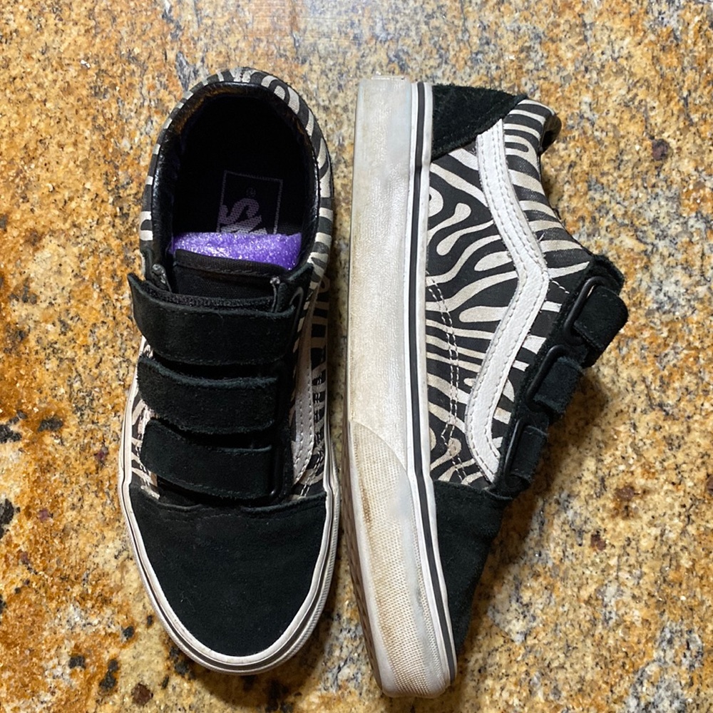 VANS OLD SKOOL Black White Low Tops Velcro 5.5 wmn 4 mens Skateboard Shoes